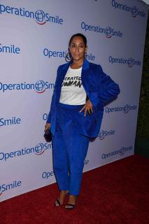 Tracee Ellis Ross feet photo thumbnail