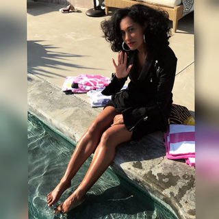 Tracee Ellis Ross feet photo thumbnail