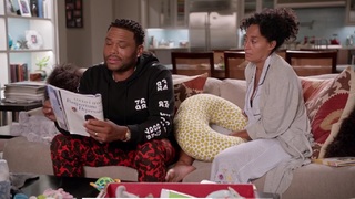 Tracee Ellis Ross feet photo thumbnail