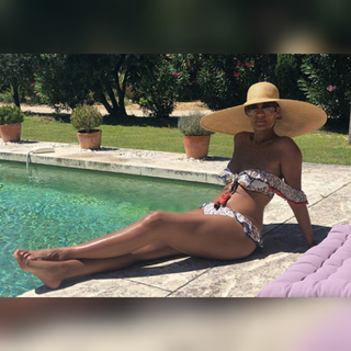 Tracee Ellis Ross feet photo thumbnail