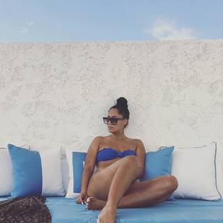 Tracee Ellis Ross feet photo thumbnail