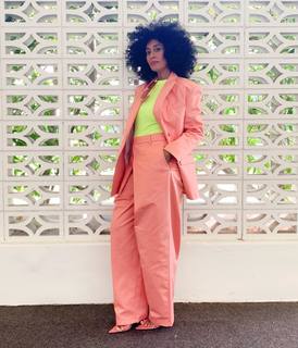 Tracee Ellis Ross feet photo thumbnail