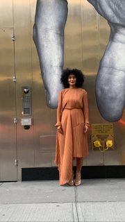 Tracee Ellis Ross feet photo thumbnail