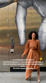 Tracee Ellis Ross feet photo thumbnail