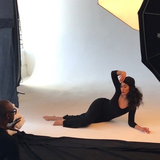 Tracee Ellis Ross feet photo thumbnail