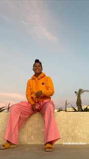 Tracee Ellis Ross feet photo thumbnail