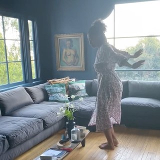 Tracee Ellis Ross feet photo thumbnail