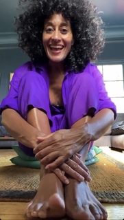 Tracee Ellis Ross feet photo thumbnail
