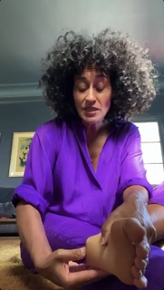 Tracee Ellis Ross feet photo thumbnail