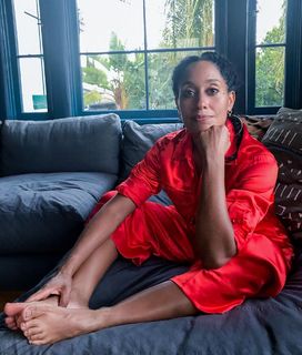 Tracee Ellis Ross feet photo thumbnail