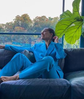 Tracee Ellis Ross feet photo thumbnail