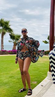 Tracee Ellis Ross feet photo thumbnail