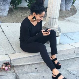 Tracee Ellis Ross feet photo thumbnail