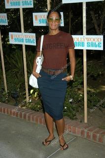 Tracee Ellis Ross feet photo thumbnail