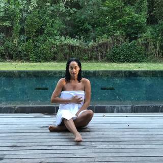 Tracee Ellis Ross feet photo thumbnail