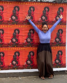 Tracee Ellis Ross feet photo thumbnail
