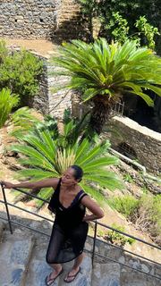 Tracee Ellis Ross feet photo thumbnail