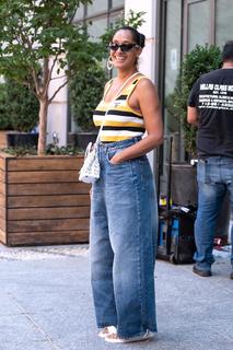 Tracee Ellis Ross feet photo thumbnail