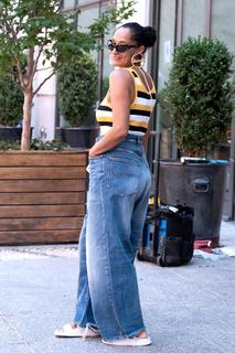 Tracee Ellis Ross feet photo thumbnail