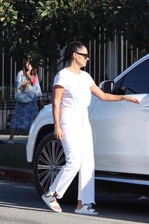 Tracee Ellis Ross feet photo thumbnail