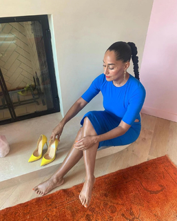 Tracee Ellis Ross feet photo thumbnail