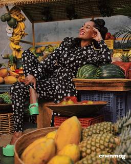 Tracee Ellis Ross feet photo thumbnail