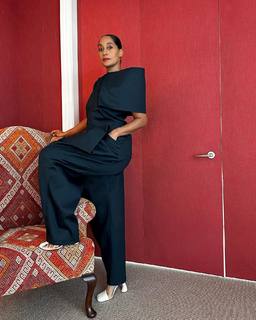 Tracee Ellis Ross feet photo thumbnail