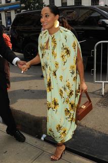 Tracee Ellis Ross feet photo thumbnail