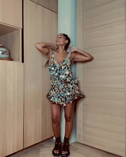 Tracee Ellis Ross feet photo thumbnail