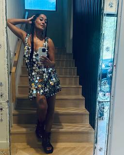 Tracee Ellis Ross feet photo thumbnail