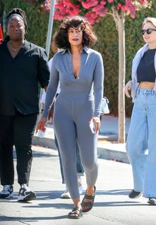 Tracee Ellis Ross feet photo thumbnail