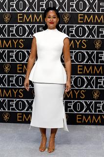 Tracee Ellis Ross feet photo thumbnail