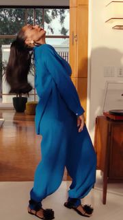 Tracee Ellis Ross feet photo thumbnail