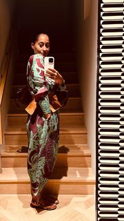 Tracee Ellis Ross feet photo thumbnail