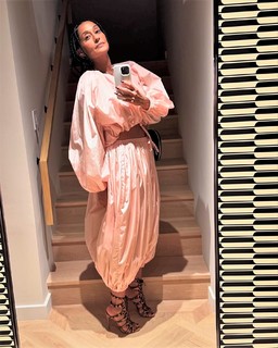 Tracee Ellis Ross feet photo thumbnail