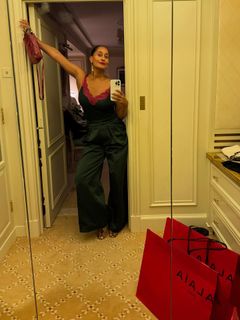 Tracee Ellis Ross feet photo thumbnail