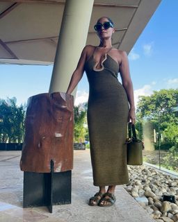 Tracee Ellis Ross feet photo thumbnail