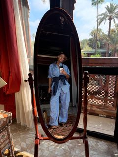 Tracee Ellis Ross feet photo thumbnail