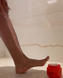 Tracee Ellis Ross feet photo thumbnail