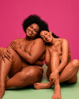 Tracee Ellis Ross feet photo thumbnail