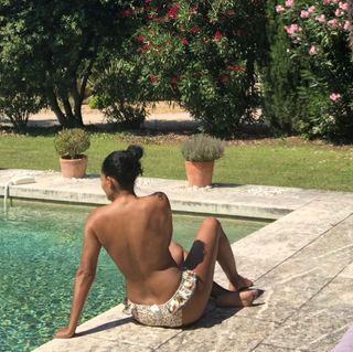 Tracee Ellis Ross feet photo thumbnail