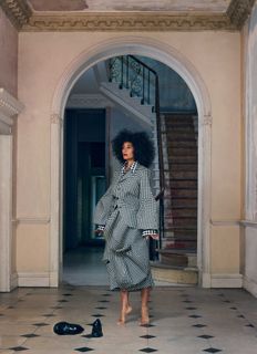 Tracee Ellis Ross feet photo thumbnail