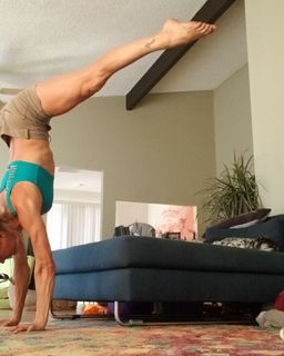 Traci Dinwiddie feet photo 12