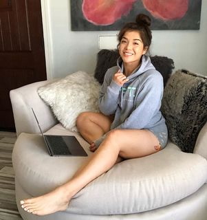 Tracy Cortez feet photo thumbnail