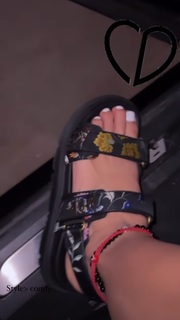 Tracy Cortez feet photo thumbnail