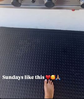 Tracy Cortez feet photo thumbnail