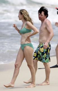 Tracy Pollan feet photo 4