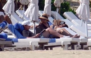 Tracy Pollan feet photo 8