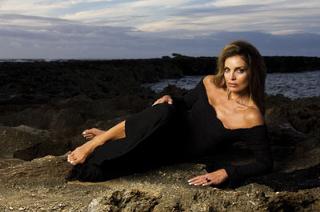 Tracy Scoggins feet photo 10