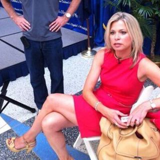Tracy Smith feet photo 1